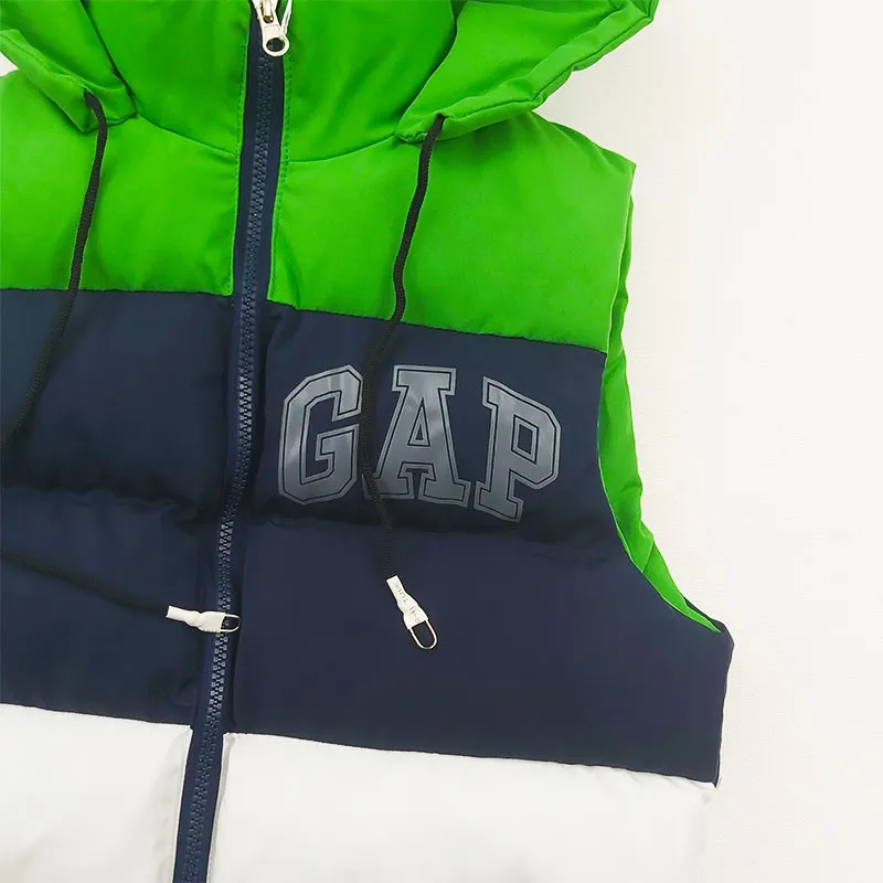 پافر پسرانه GAP سفید شمعی سه رنگ جیب دار