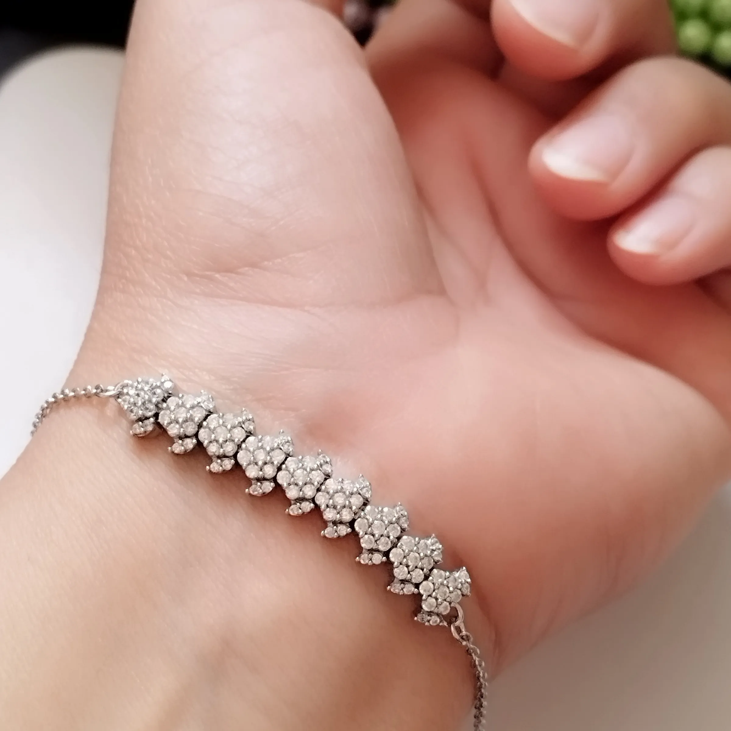 دستبند نقره زنانه عیار 925 طرح جواهری روکش طلا سفید وزن 4.49 گرم