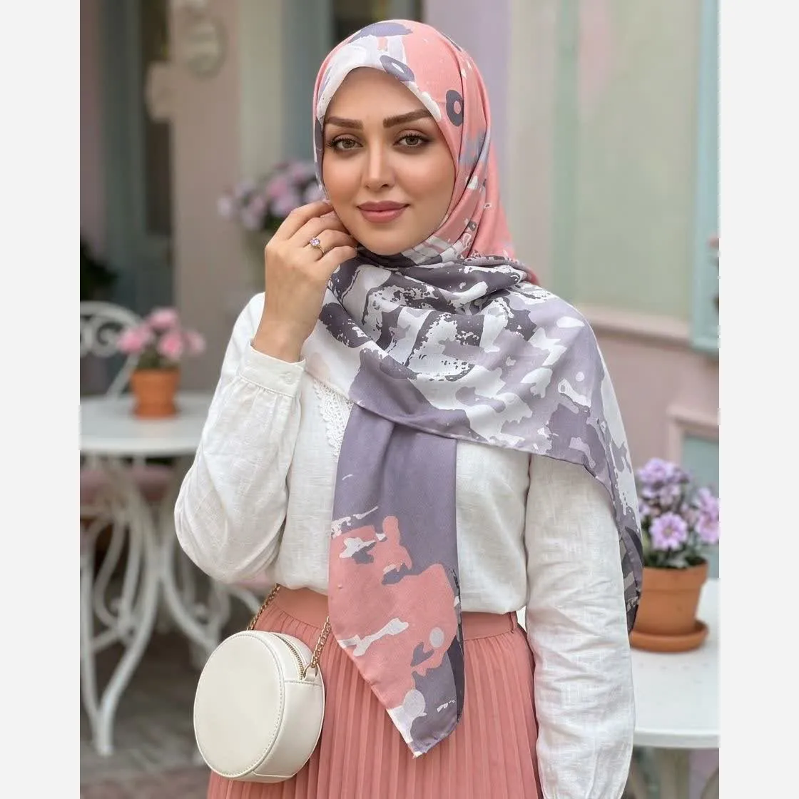روسری نخ کاستوم طرح کژال قواره بزرگ 140x140 دور چرخ دوز