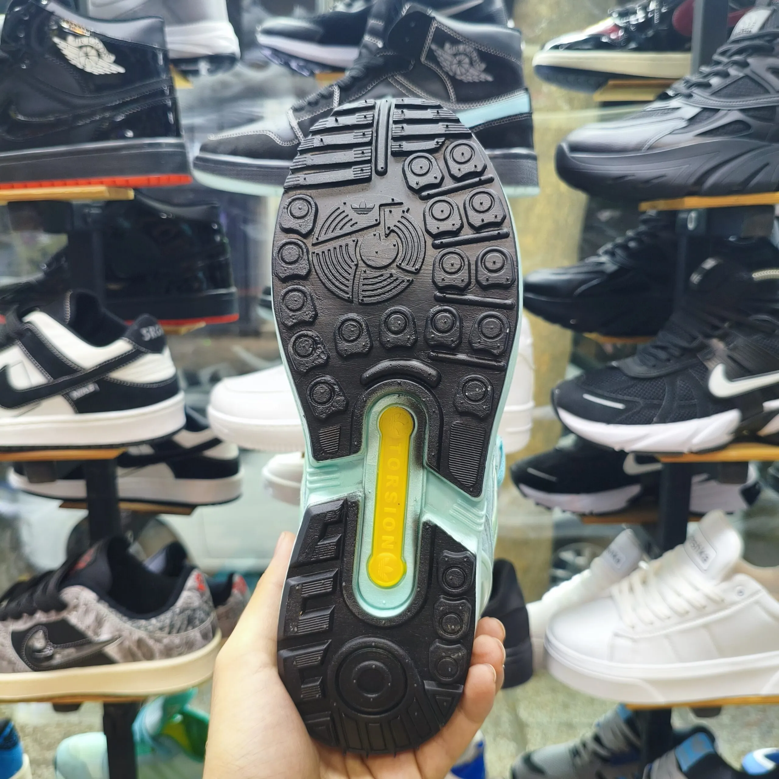 کتونی آدیداس ZX 8000 سبز پستهای مردانه کلاسیک رترو