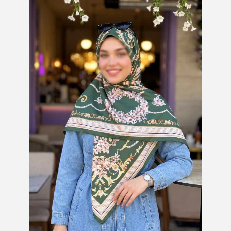 روسری ابریشم ساتن مجلسی قواره 135 سبز