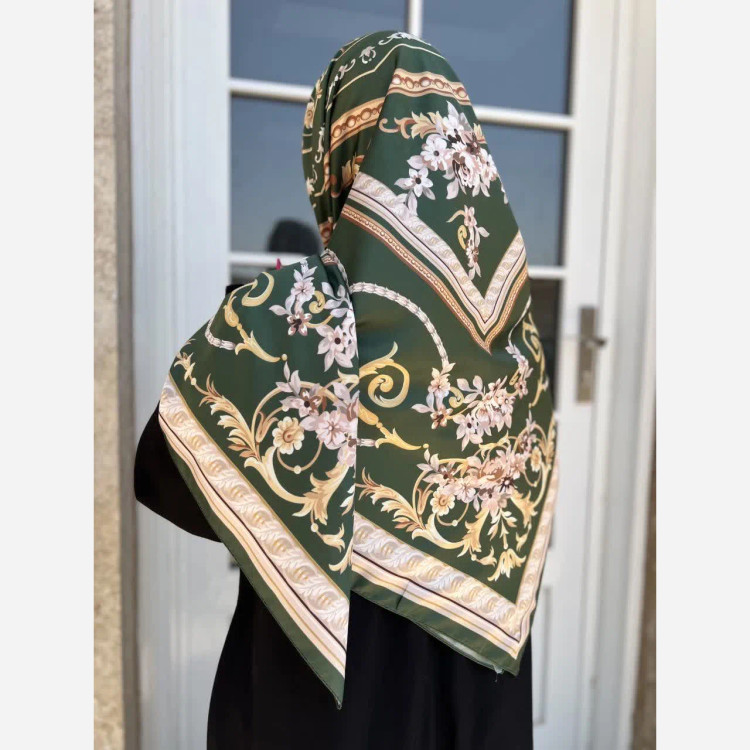 روسری ابریشم ساتن مجلسی قواره 135 سبز