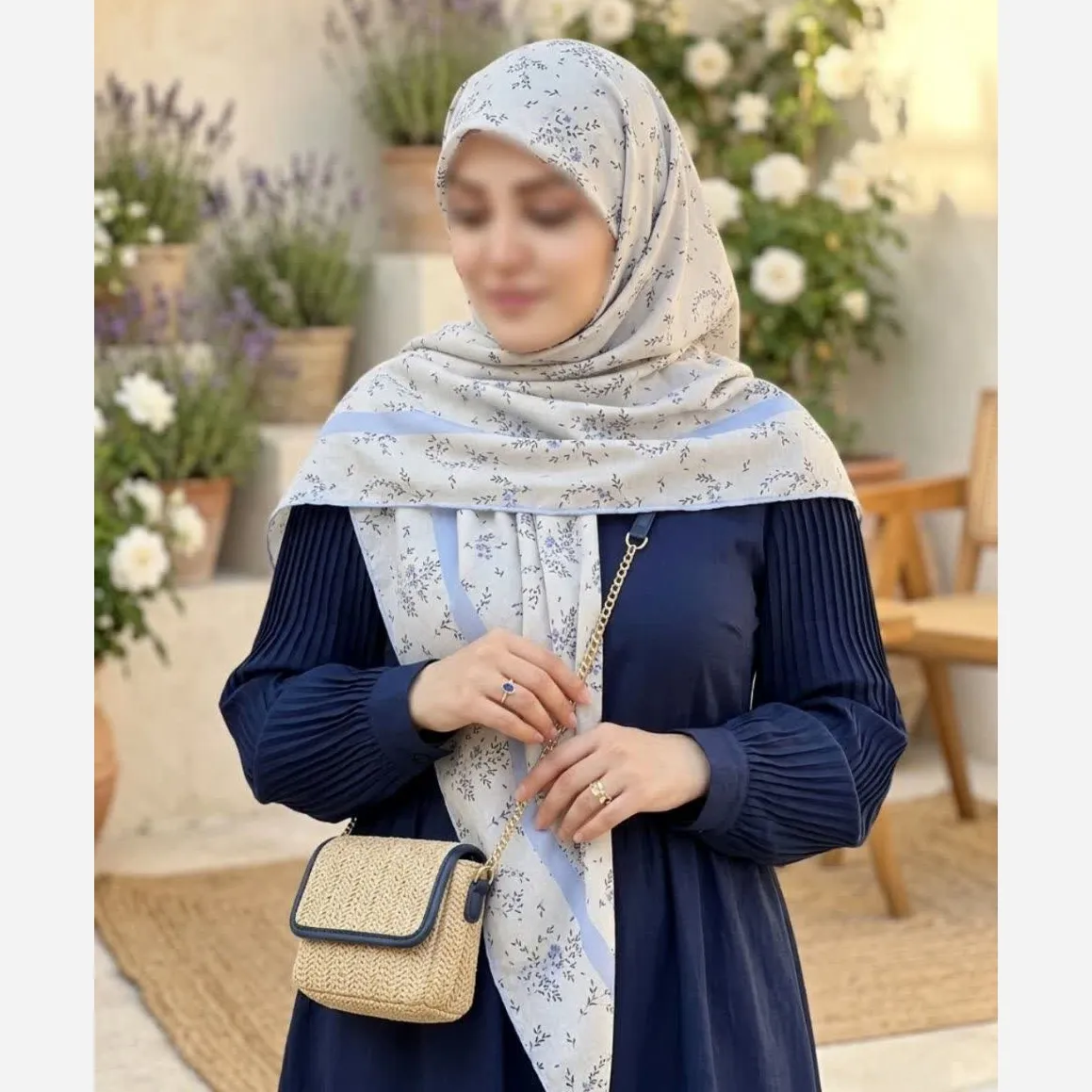 روسری نخی قواره بزرگ طرح گندم زمینه شیری