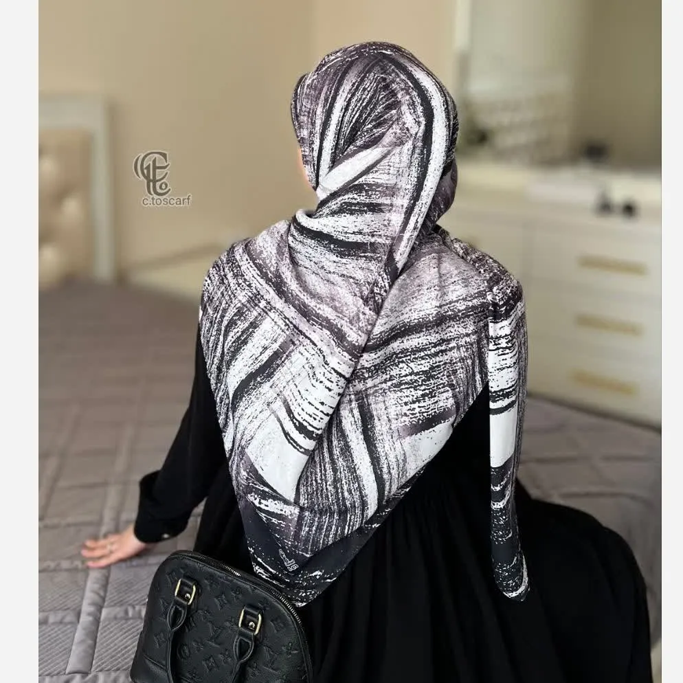 روسری نخی طرح سونیا آبرنگی ابعاد 140 در 140