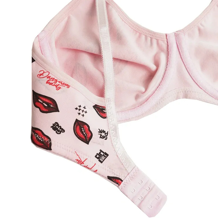 ست شورت و سوتین نخی فنردار طرح لب kiss me سایزبندی کامل